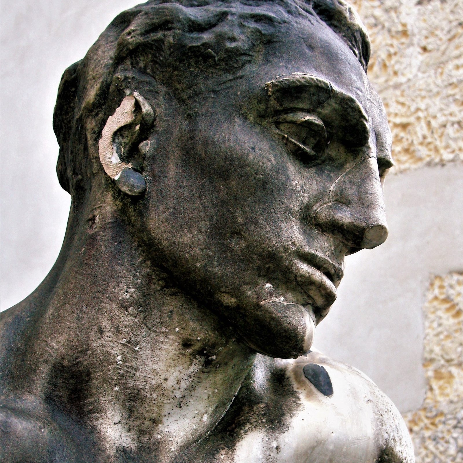 Beeld van een man - schouders eronder zetten - Rust in mijn hoofd coaching